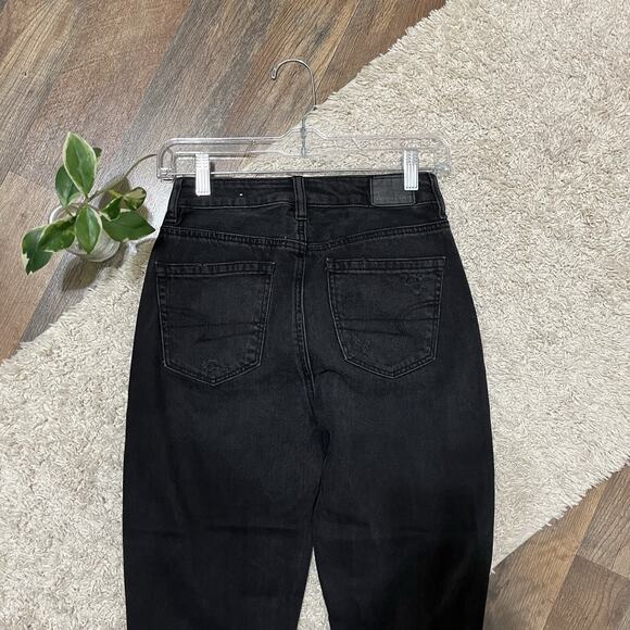 American Eagle Size 00 X-Short Black Distressed High-Rise Mom Striaght Jeans - Picture 4 of 7